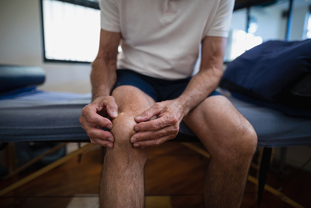 7 treatments that may improve knee pain from arthritis